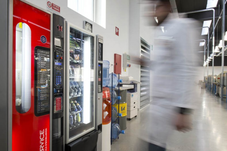Distributori automatici cibi e bevande (4)